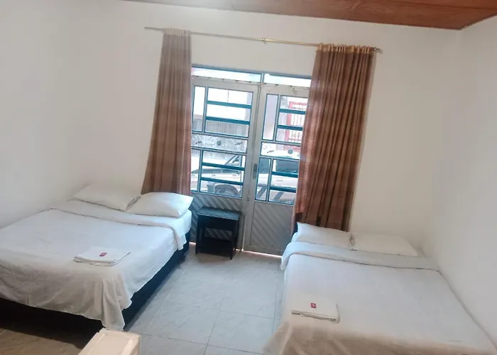 A Apartaestudio Central Amoblado Con Cocina Y Bano