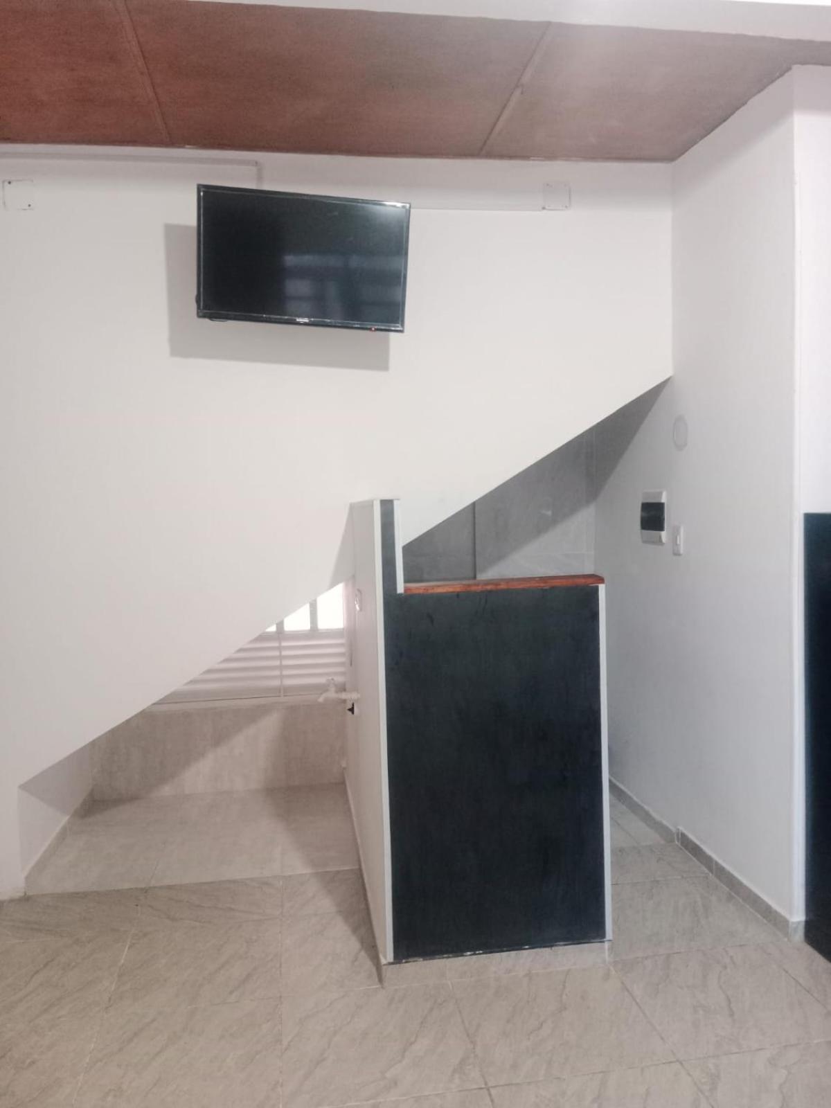 A Amoblado Con Cocina Y Bano Apartment
