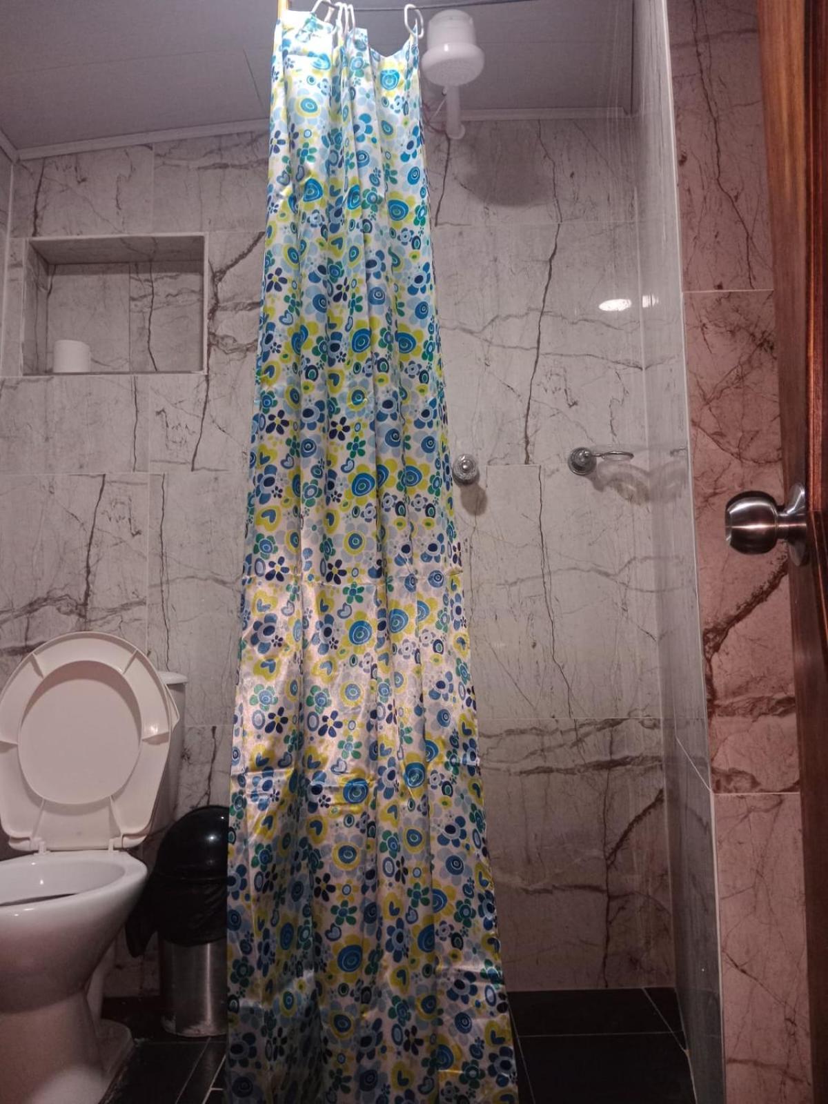 A Amoblado Con Cocina Y Bano Apartment *
